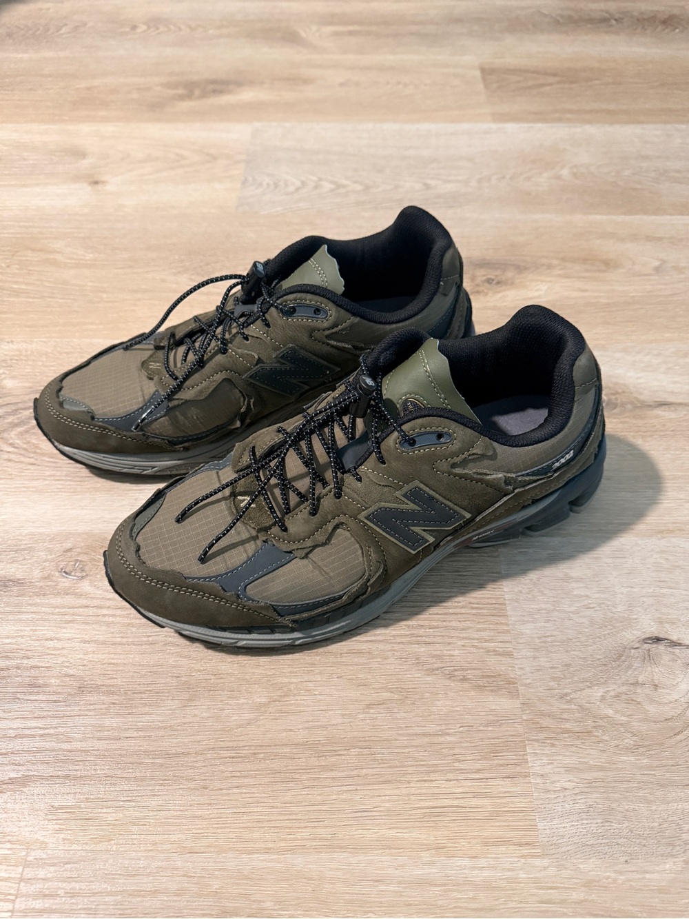 New Balance 2002R